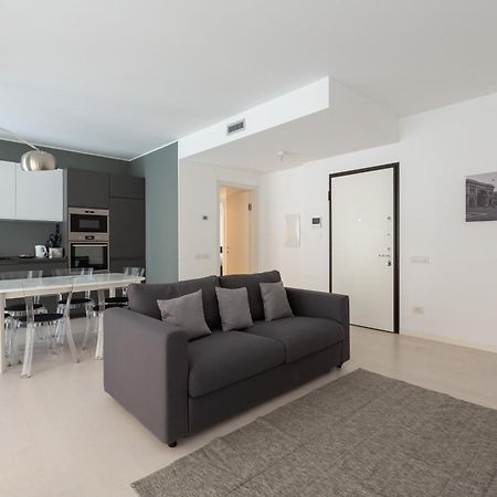 Porta Nuova Bright And Roomy Flat Милан Экстерьер фото